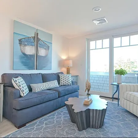 Harbortown Suites